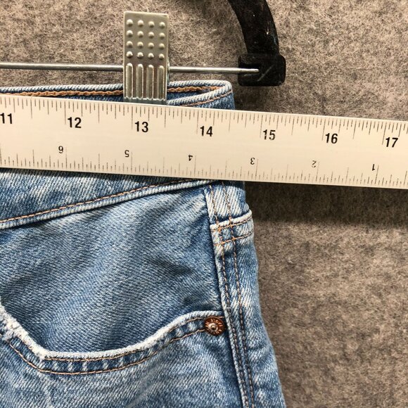 American Eagle Strigid Super High Rise Relaxed Short Womens 2 Blue Light Wash - Picture 4 of 9